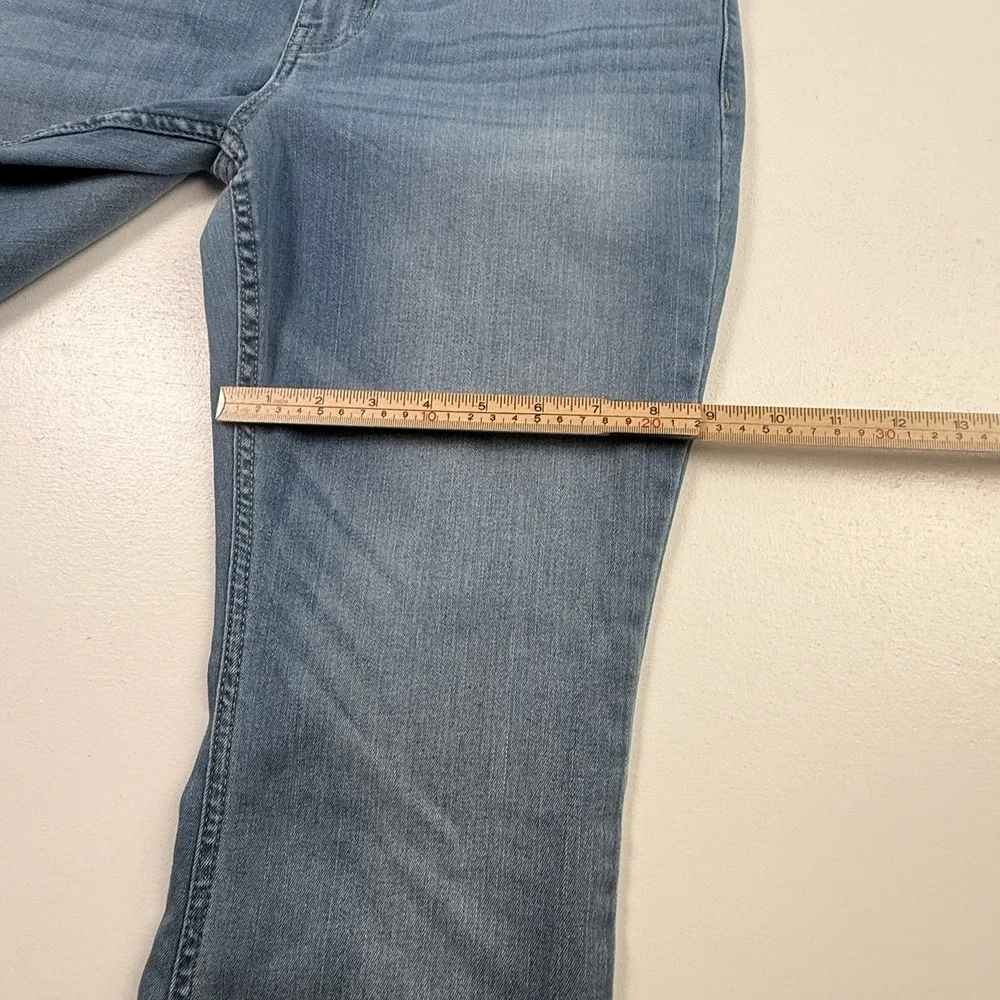 New Shyanne Women's Mid Rise Bootcut Jeans‎ Size 30/32 Light Wash Flare